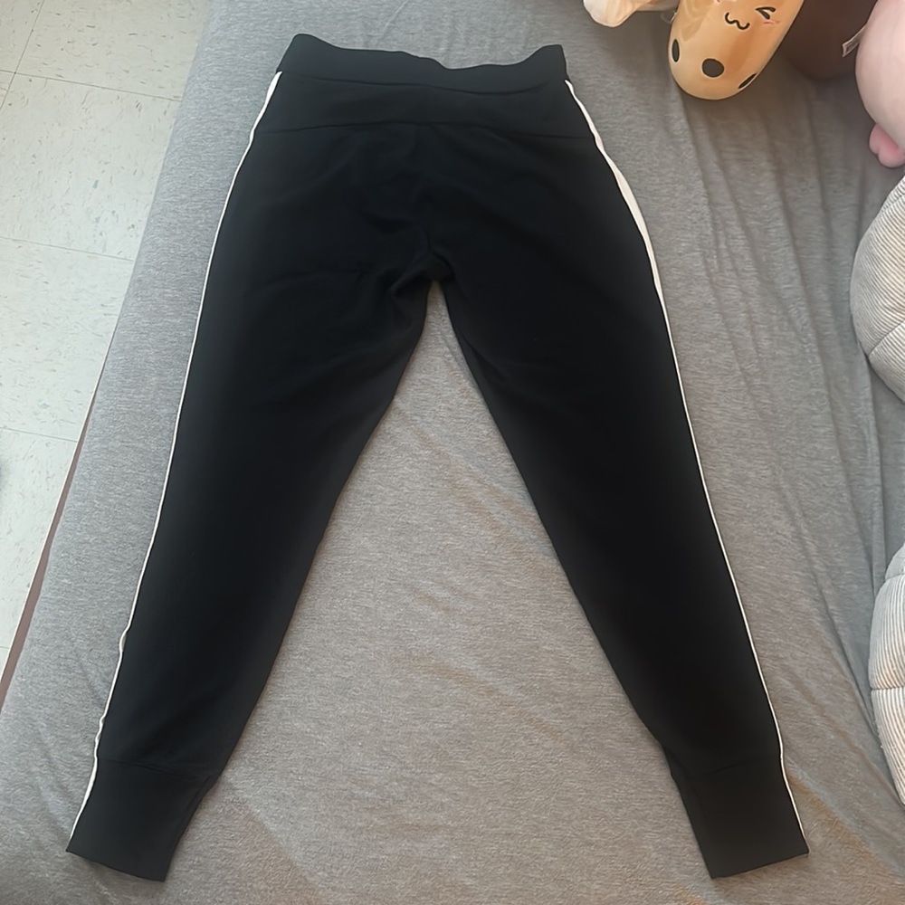 SOLD Athleta joggers in Size XXS - Picture 3 of 17